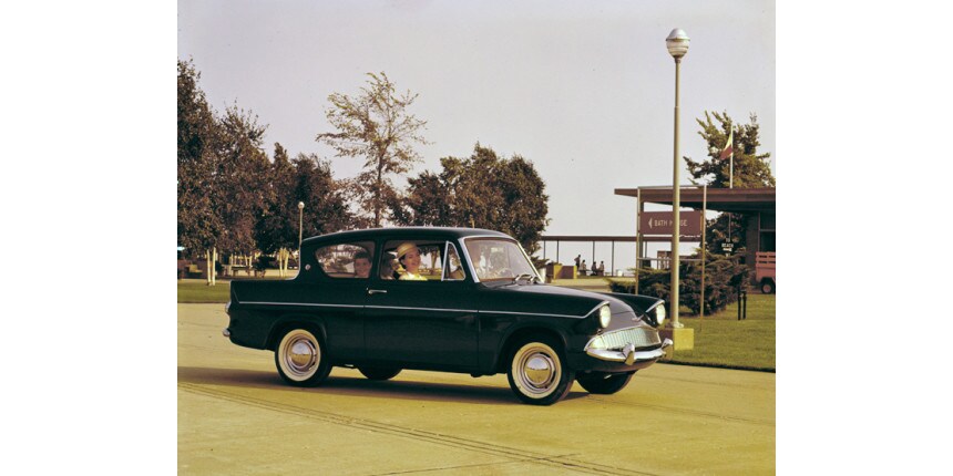 Ford Anglia 105 E nella saga di Harry Potter: gli scatti