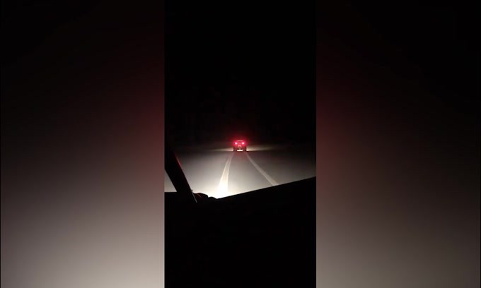 Dani Alves "sfreccia" nel deserto
