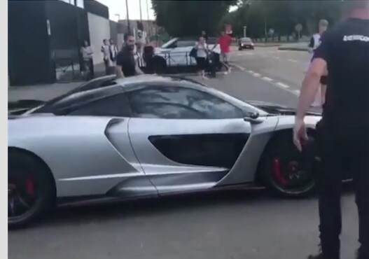 CR7 romba con la McLaren Senna alla Continassa