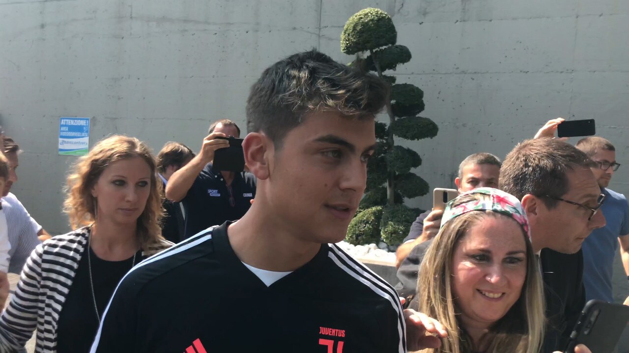 J-Medical: bagno di folla per Dybala e Alex Sandro