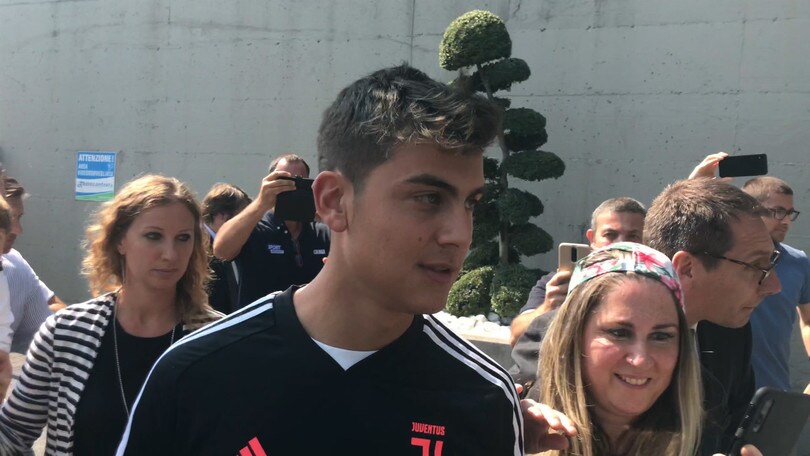 J-Medical: bagno di folla per Dybala e Alex Sandro