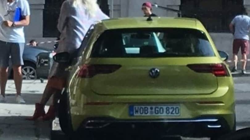 Golf 8 "paparazzata": le immagini dal web