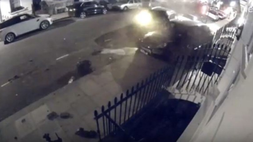 Audi Q7 travolge Porsche, Bentley e McLaren a Londra: VIDEO