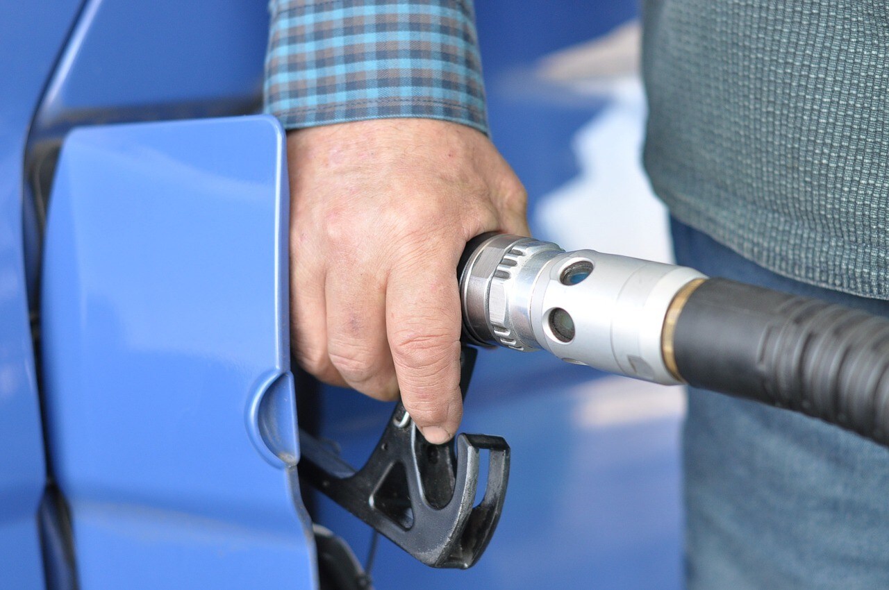 Risparmiare il carburante dell'auto? Ecco 10 trucchetti