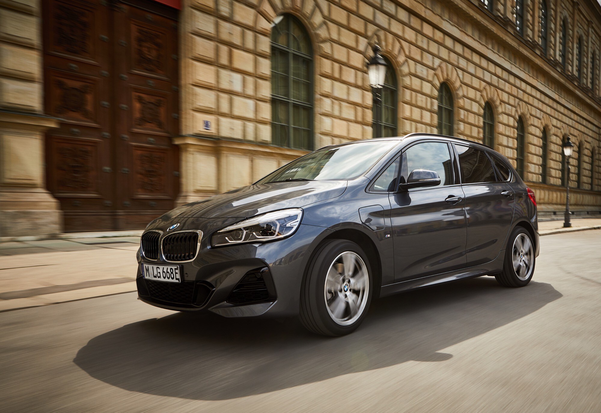 BMW Serie 2 Active Tourer 225xe: gli scatti
