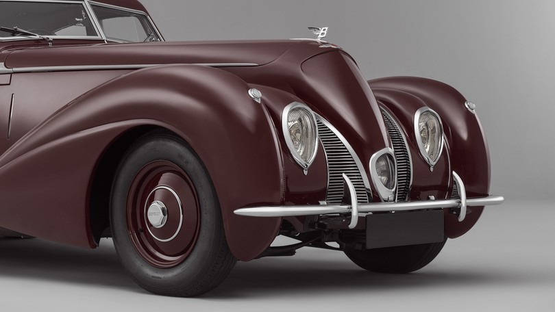 Bentley Corniche, il grande ritorno: gli scatti