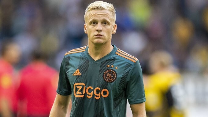 Van de Beek: «Ci sono molte possibilità che resti all'Ajax»