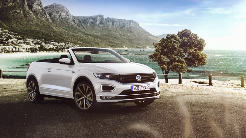 Volkswagen T-Roc Cabriolet: le foto