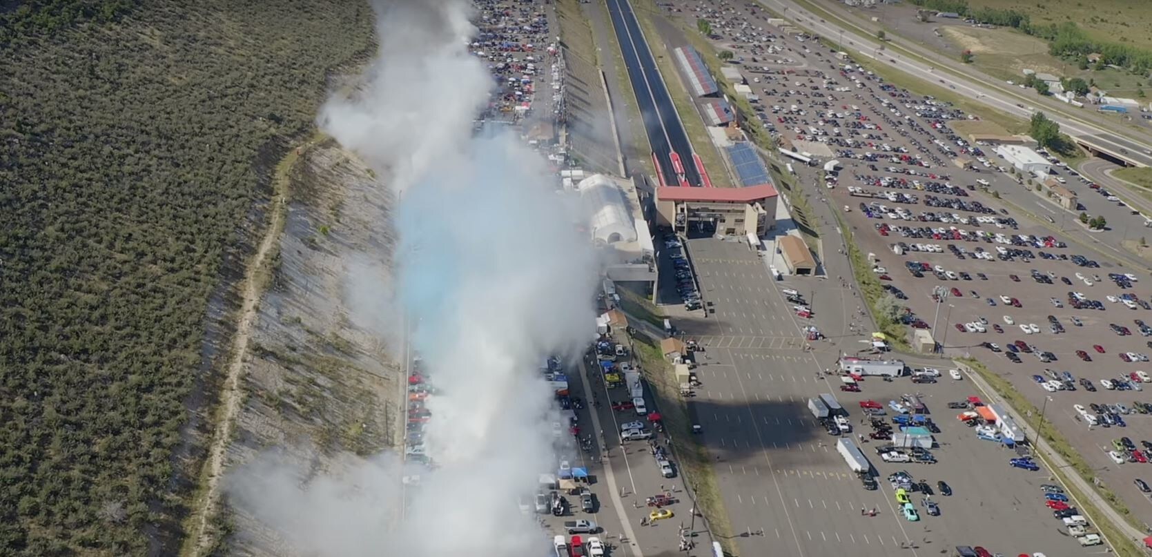 Burnout da Guinnes: 170 auto sgommano all'unisono