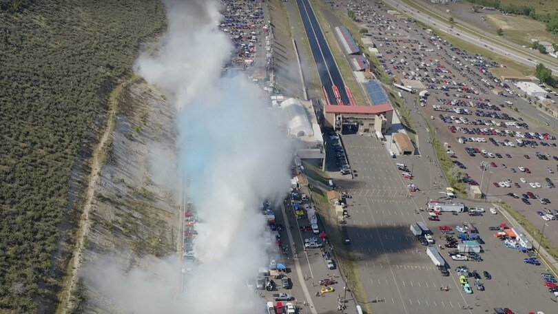 Burnout da Guinnes: 170 auto sgommano all'unisono