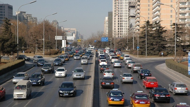 Come l'Italia ha iniziato a guidare a destra