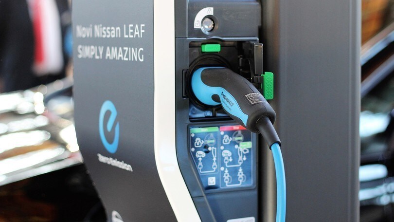 UK, boom delle stazioni di ricarica elettriche