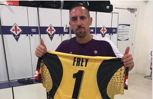 Frey "accoglie" Ribery e gli manda la maglia