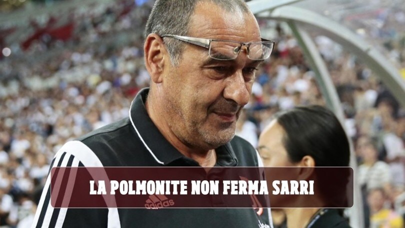 La polmonite non ferma Sarri: spunta la foto con le sigarette