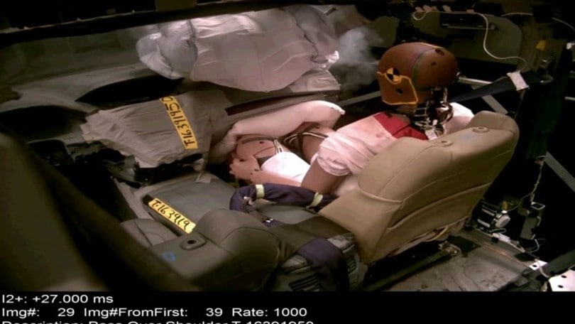 Honda, sistema airbag a tre camere: il VIDEO