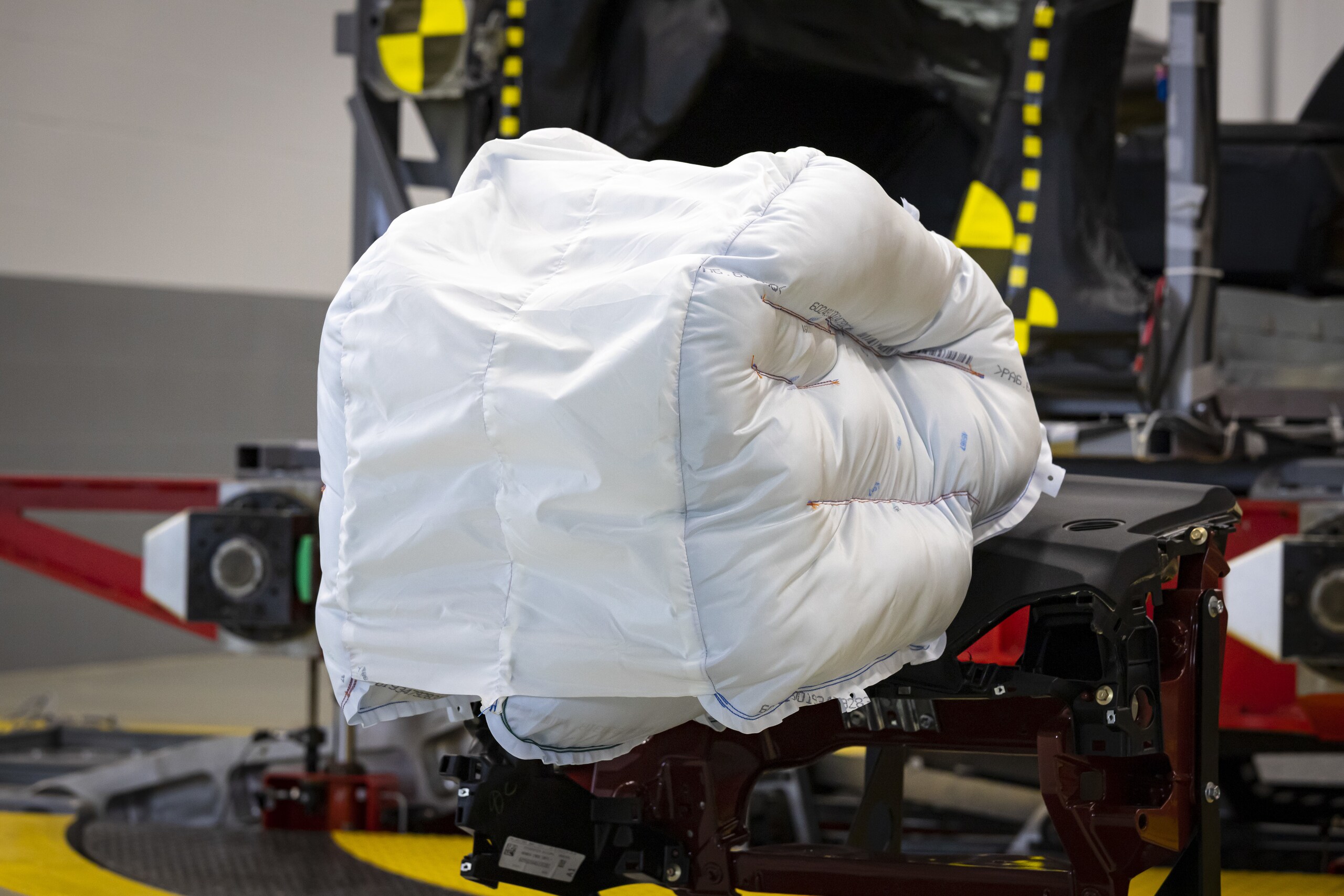 Honda, il nuovo airbag: tutti gli scatti