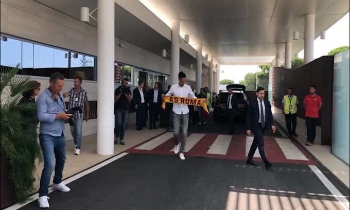 Roma, Smalling sbarca a Ciampino