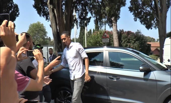 Roma, visite mediche per Smalling