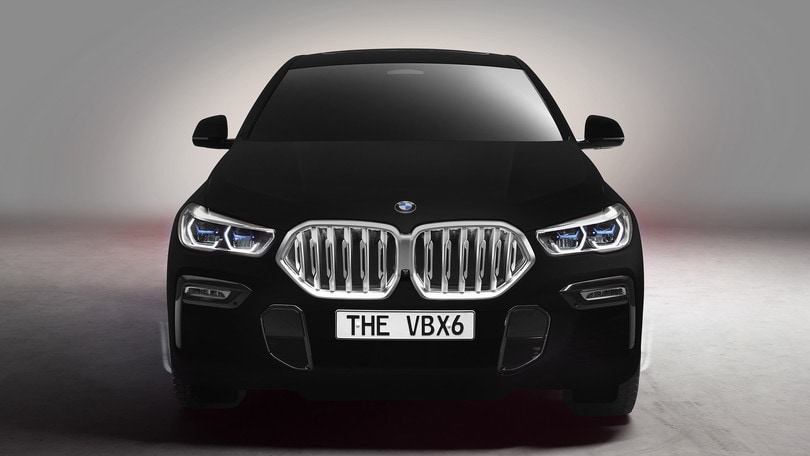 BMW X6 Vantablack: quando il nero diventa totale