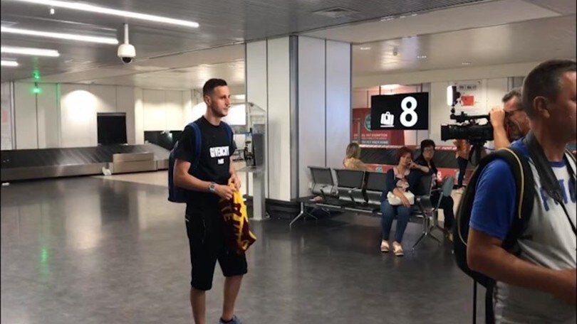Roma, l'arrivo di Kalinic a Fiumicino