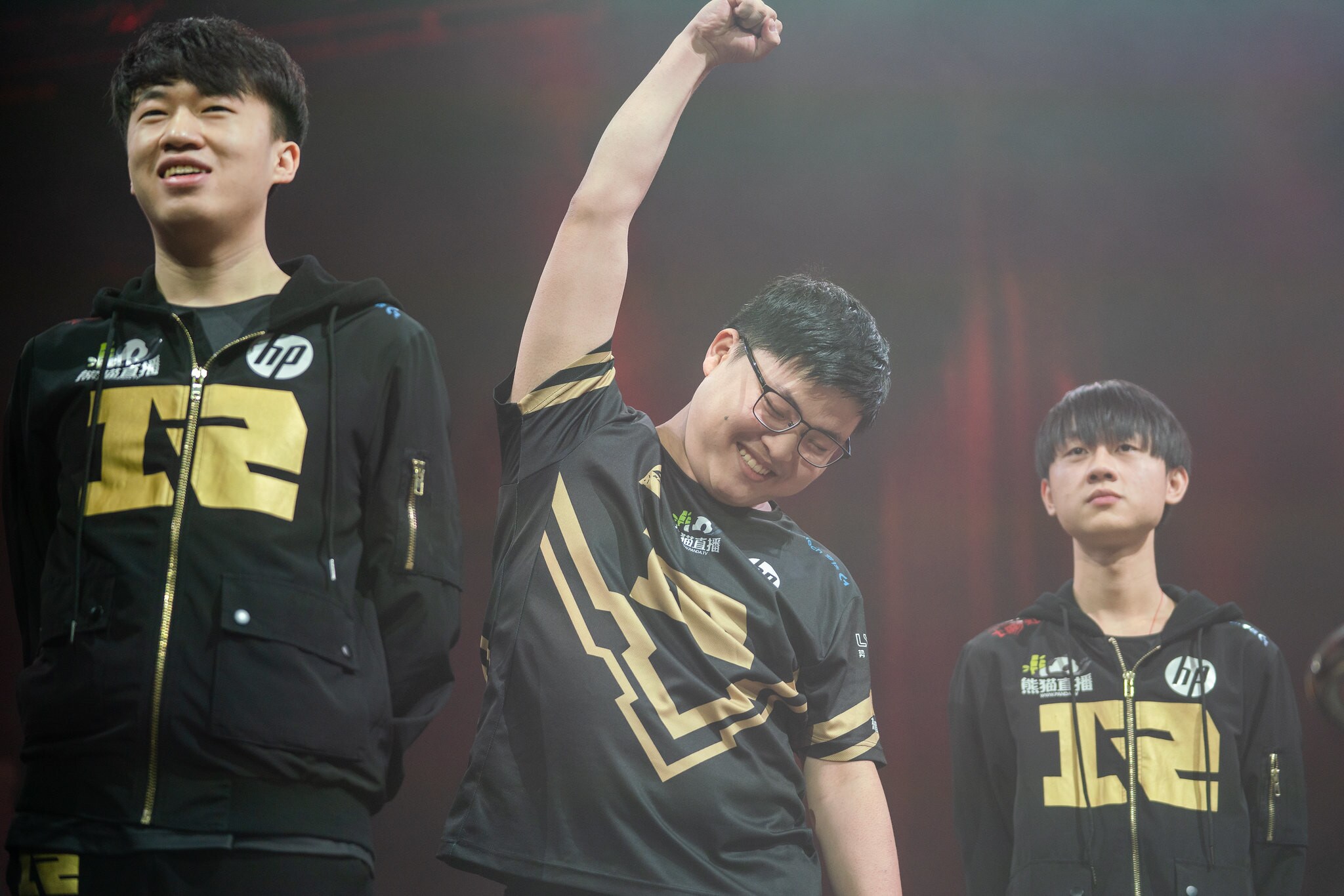Royal Never Give Up e SKT ai Worlds di League of Legends