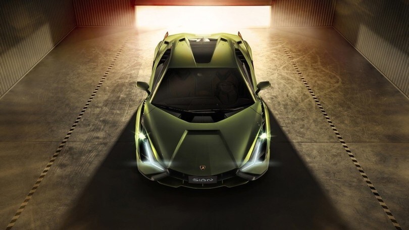 Lamborghini Sián, ecco la super ibrida: gli scatti