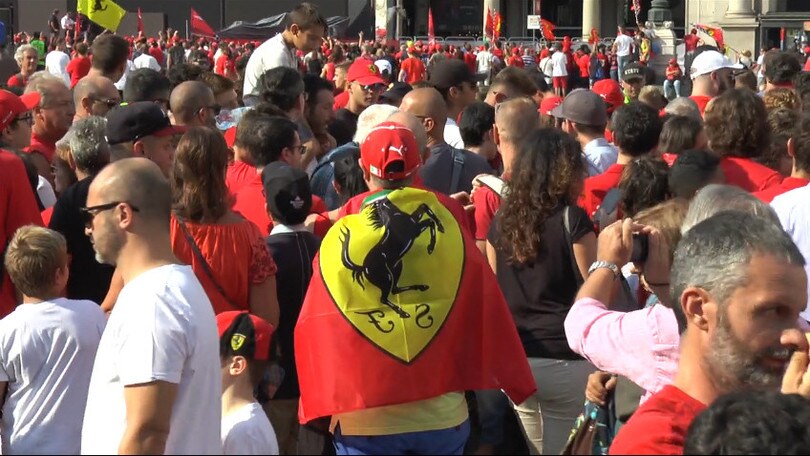 Ferrari: tifosi in piazza per la festa Rossa