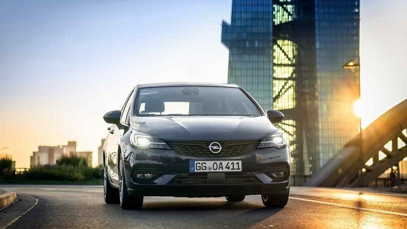 Opel Astra, il test su strada all'insegna dei tre cilindri