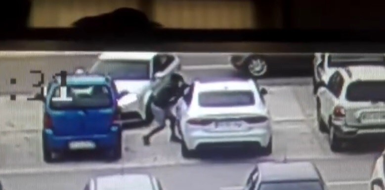 Foggia, rubano un'auto in 55 secondi!
