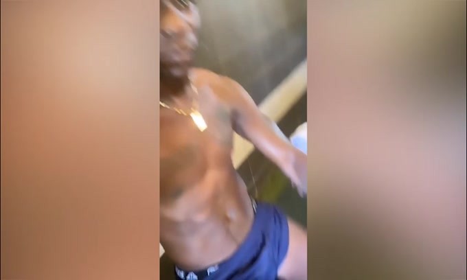 Brescia, Balotelli si allena in palestra