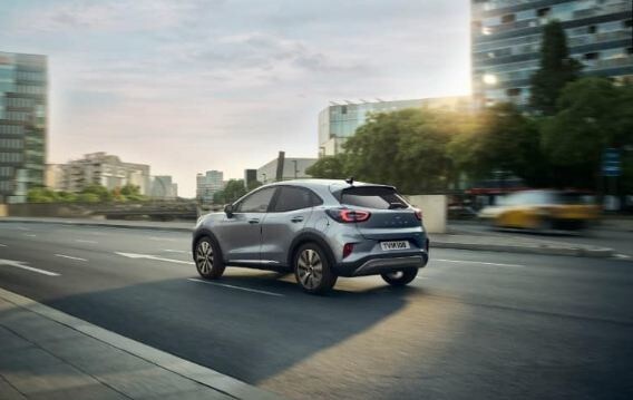 Ford, le foto del crossover Puma Titanium