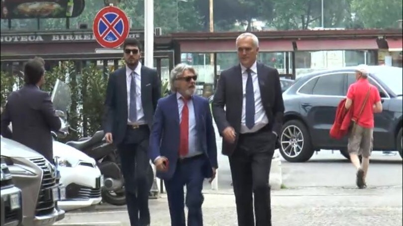 Genova, Ferrero ancora assediato dai tifosi