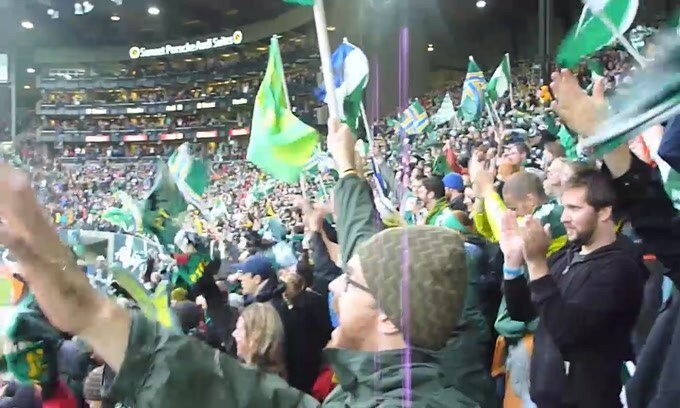 Iran, le donne potranno vedere le partite allo stadio