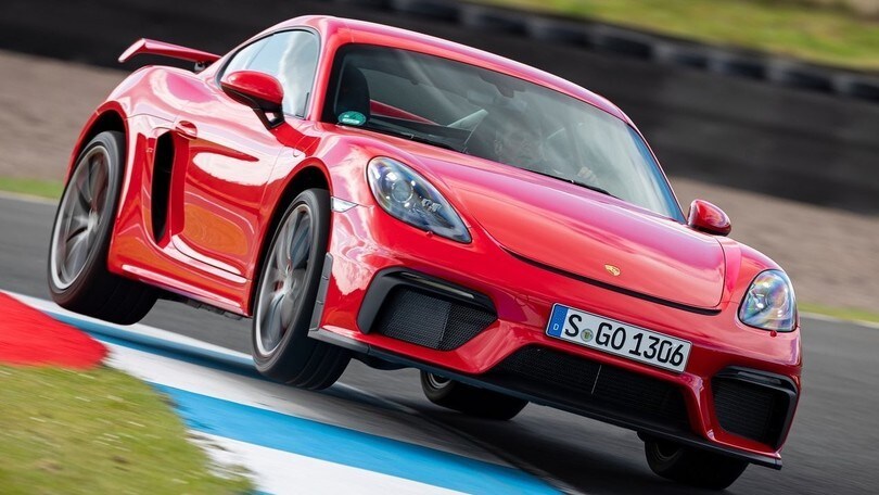 Porsche 718 Cayman GT4, assaggi al Nurburgring