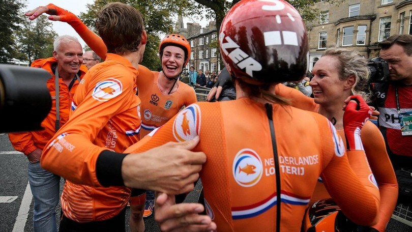 Mondiali ciclismo: Olanda vince la cronosquadre mista, Italia quarta