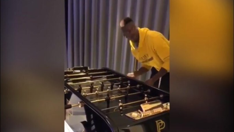 United, Pogba compra un cane da guardia