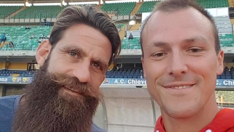 L'ex Borgovercelli (ora al Chievo) Atanassi in visita al Bentegodi