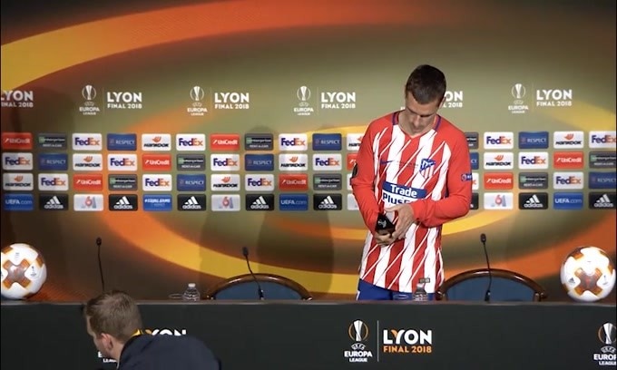 Barcellona, sanzione di 300 euro per Griezmann