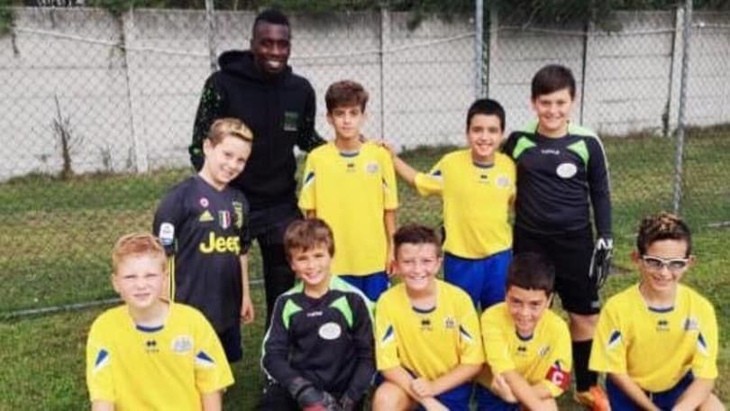 Che sorpresa! Il campione del mondo con i baby campioni della Scuola Calcio!