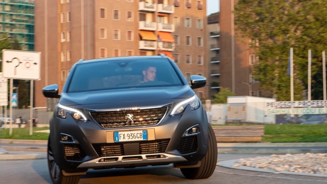 Peugeot 3008 Anniversary: gli scatti