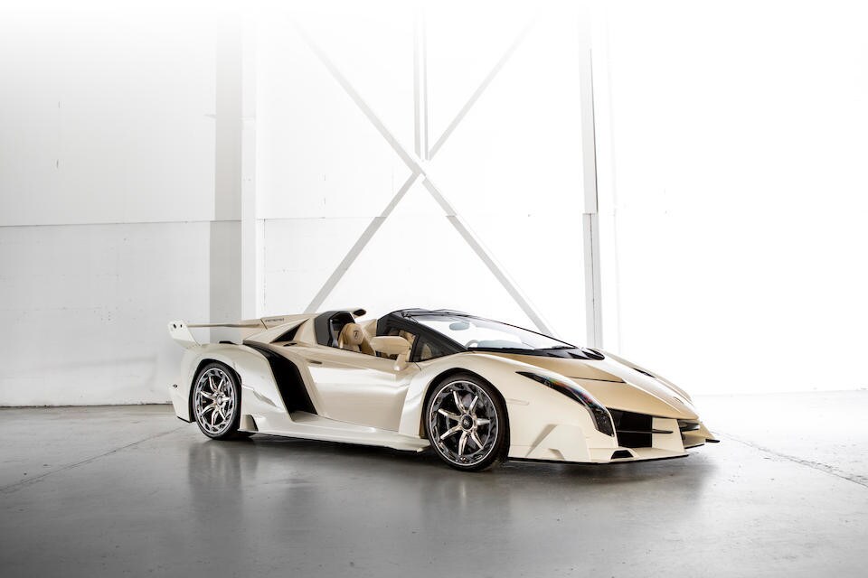 Lamborghini Veneno Roadster battuta all'asta per 8 milioni di dollari