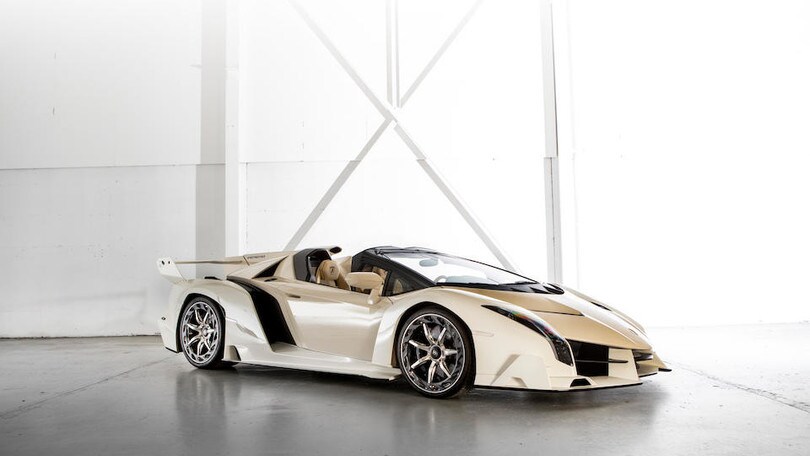 Lamborghini Veneno Roadster battuta all'asta per 8 milioni di dollari