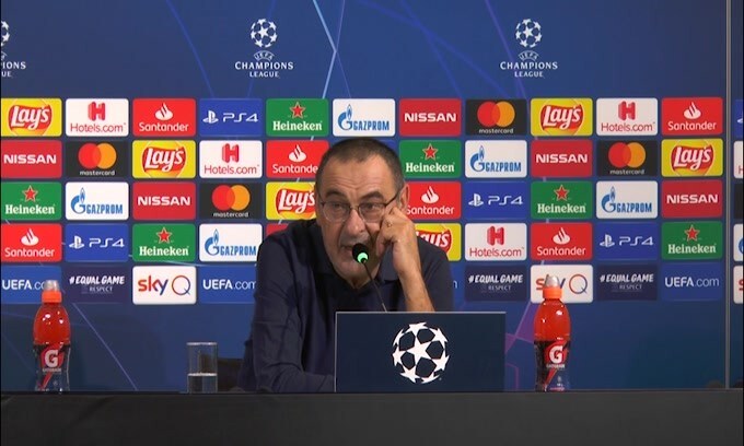 Il Leverkusen non tira in porta, Sarri scherza: "Si saranno sentiti male..."