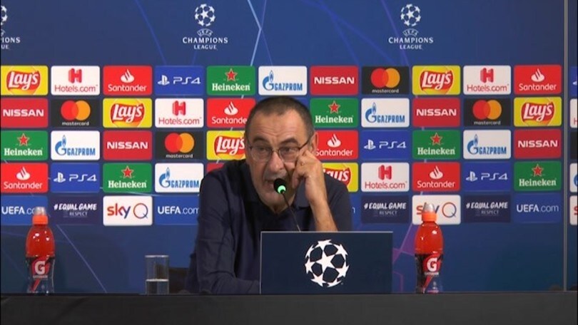 Il Leverkusen non tira in porta, Sarri scherza: "Si saranno sentiti male..."
