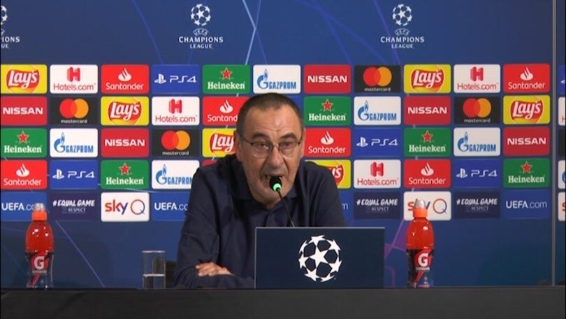 Sarri: "Bonucci si sta comportando da capitano vero"