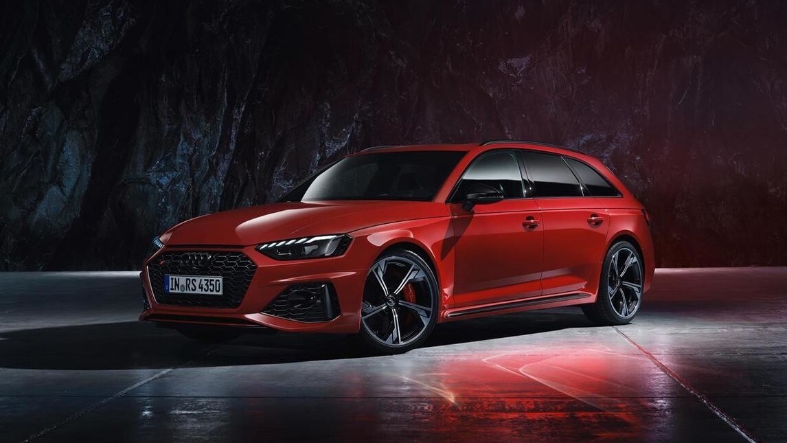 Audi RS4 Avant restyling: gli scatti