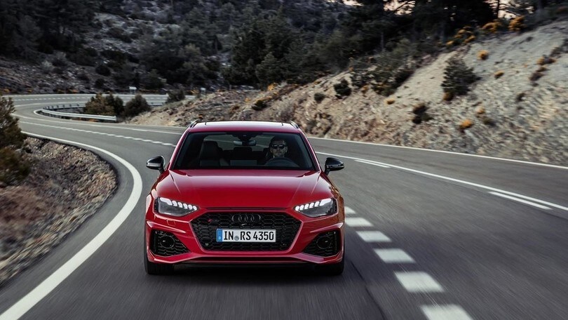 Audi RS4 Avant restyling, nuovi design e infotainment