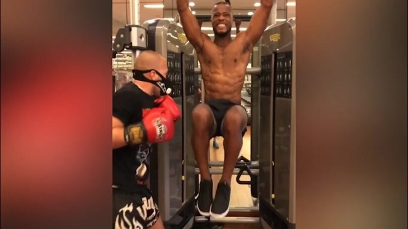 Evra, pugni e calci ma il fisico regge!