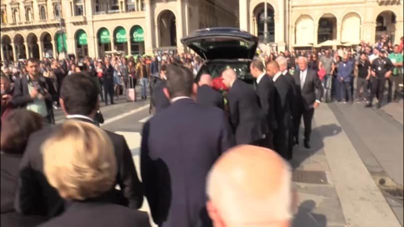 Funerali Squinzi: l'entrata del feretro