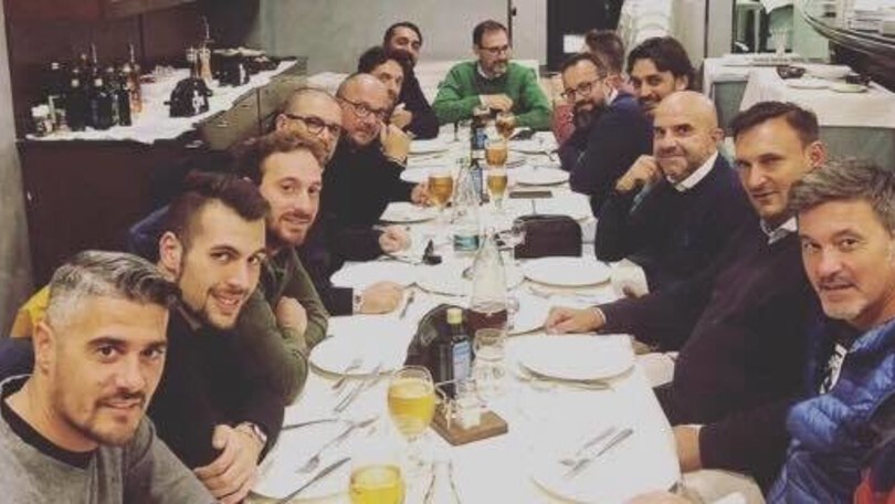 La tavolata degli allenatori in casa Vanchiglia simboleggia coesione